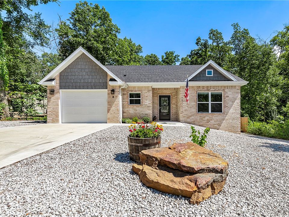 1st image of 3 Kirkdouglas Ln