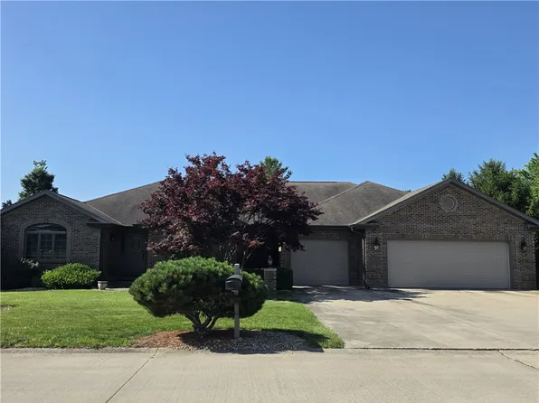 1 Chad Ave, Sullivan, IL 61951