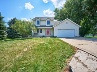 110 Windover Park Dr, Rochelle, IL 61068