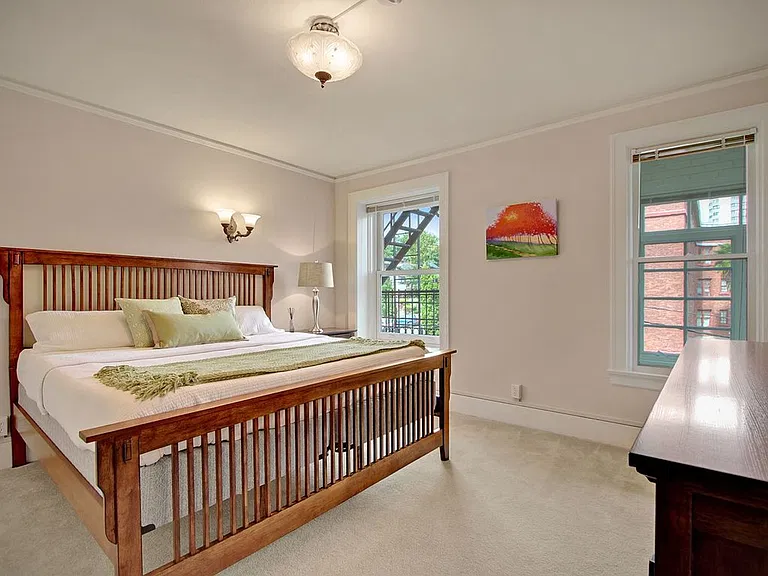 Townhouse Apartments — Photo 16