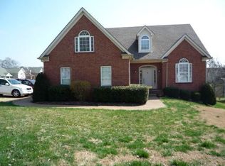 100 E Ridgeview Trce, Hendersonville, TN 37075