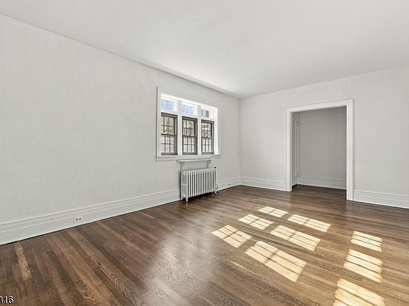5th image of 20 Garber Sq APT C8