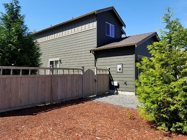 Pending Application; Hawks Prarie 2 Bedroom Home — Photo 2