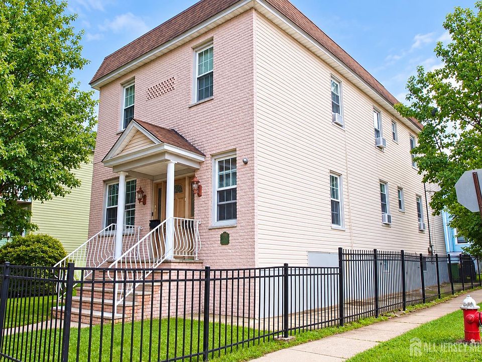 1st image of 1802 Clinton St