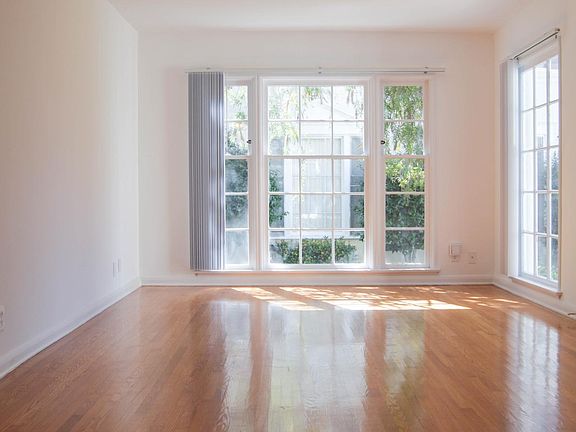 3rd image of 310 San Vicente Blvd APT 2
