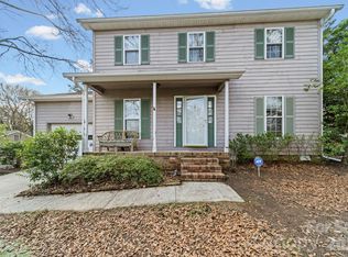 10204 Camelback Cir, Charlotte, NC 28226
