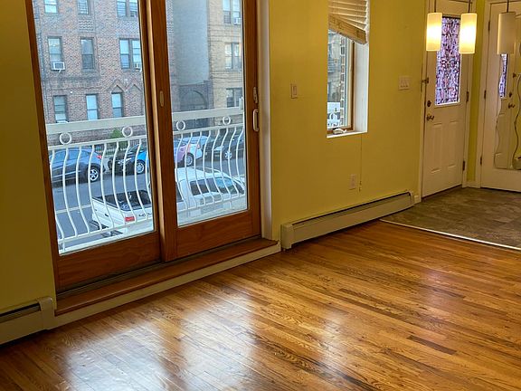 3rd image of 2143 Benson Ave