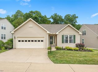 819 Willow Creek Dr, Akron, OH 44333