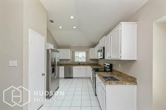 4136 Clary Dr — Photo 7