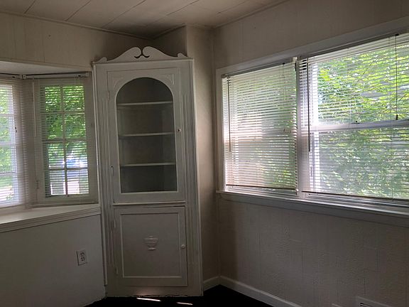 3rd image of 314 Fairlawn Dr