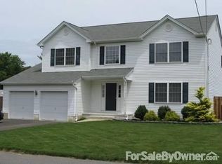 2112 Manchester St, Toms River, NJ 08757