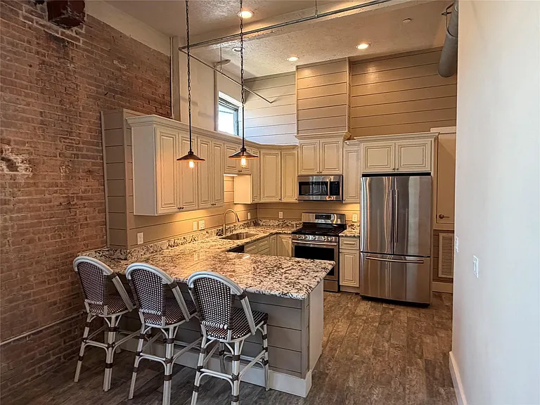 2504 Church St #3 — Photo 2