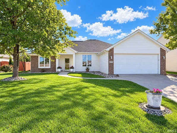 811 Honey Willow Blvd, Huntertown, IN 46748