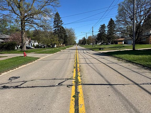 4th image of 995 Lander Rd