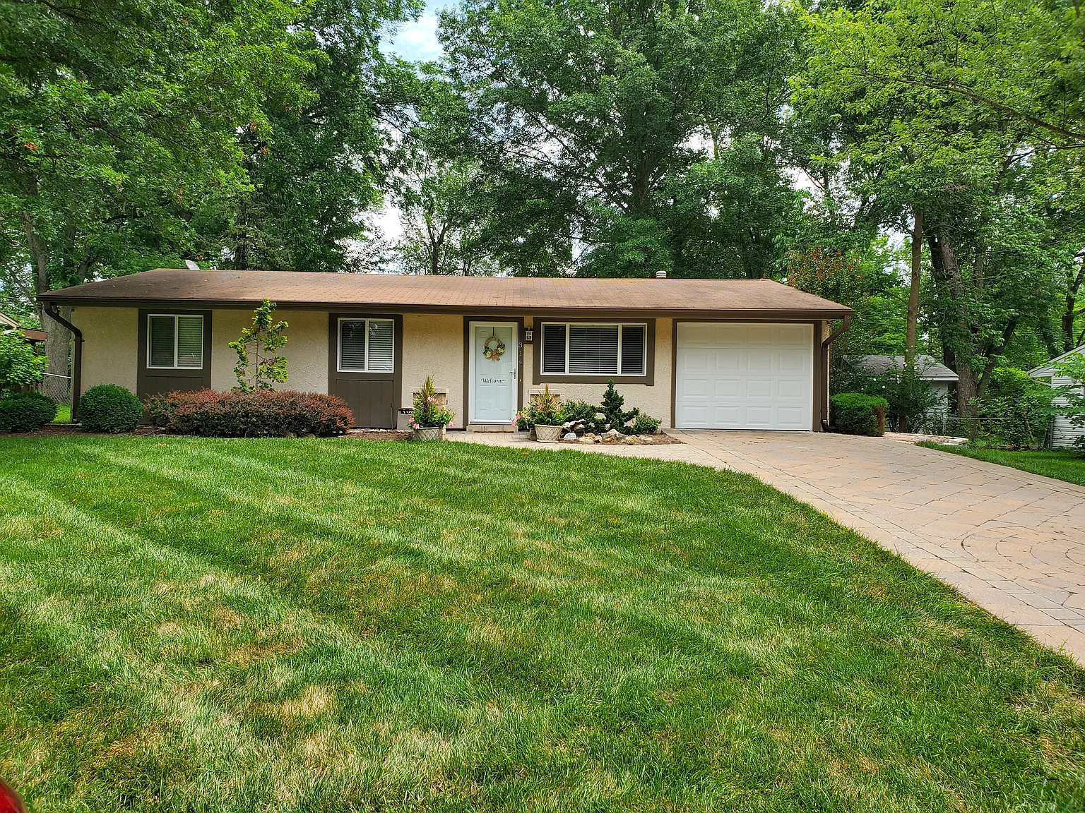 314 Spring Meadows Dr photo 1