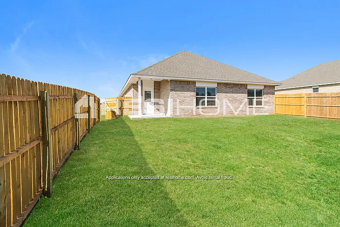 1130 Lakeview Dr — Photo 13