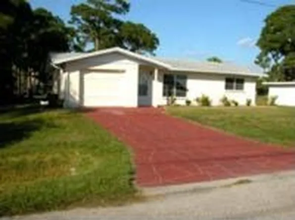 930 Stewart St, Englewood, FL 34223