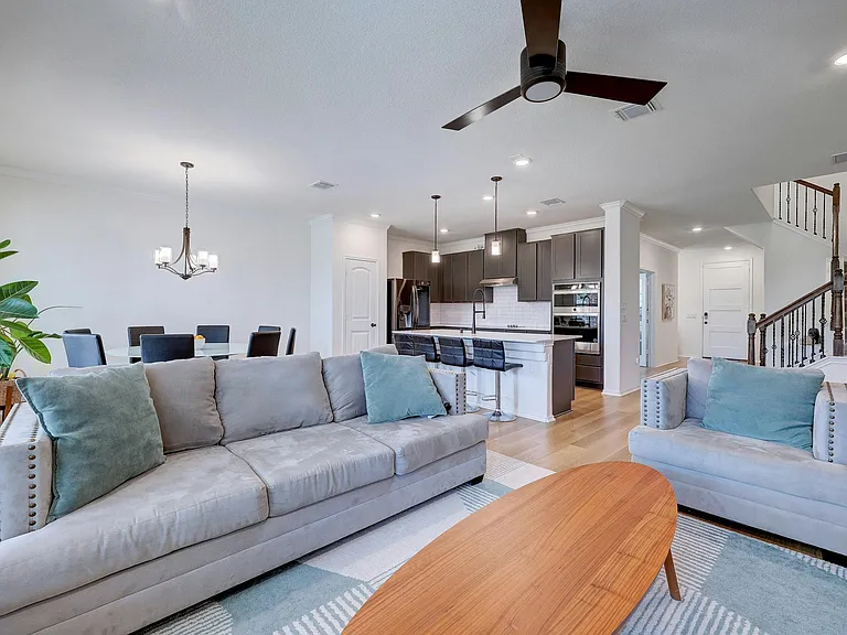4513 Cressal Dr — Photo 3