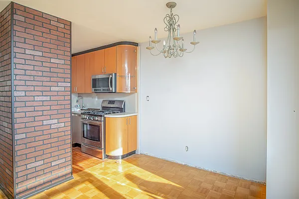 Sold by Azbel Real Estate, Inc. | media 4