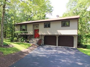 61 Hillside View Rd, Mahopac, NY 10541