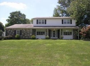782 Warfield Ln, Huntingdon Valley, PA 19006