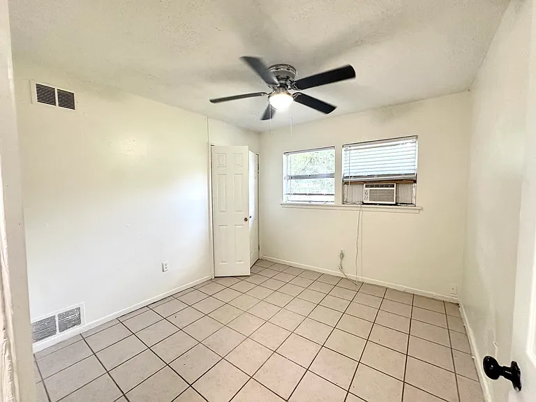 265 Fannin St — Photo 10