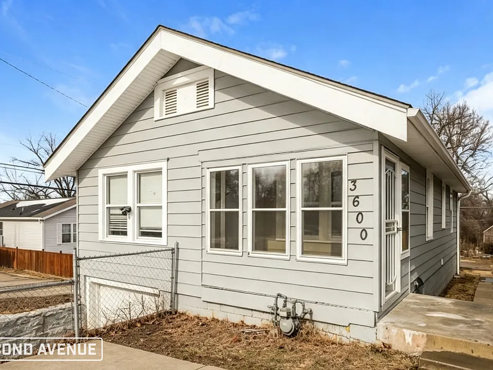 3600 E 57th St