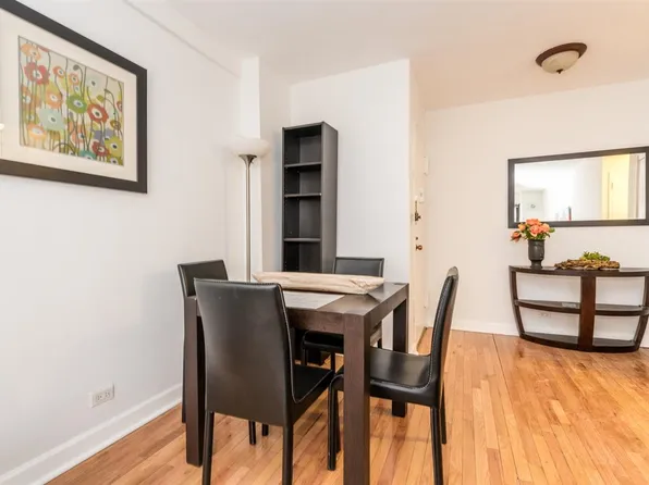 210 East 47th Street 6J image 2 of 24