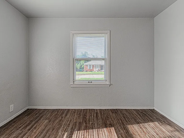2705 NE 18th St — Photo 33
