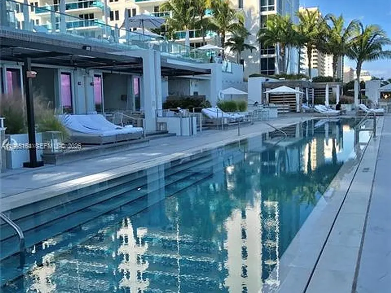2301 Collins Ave #1507 — Photo 38