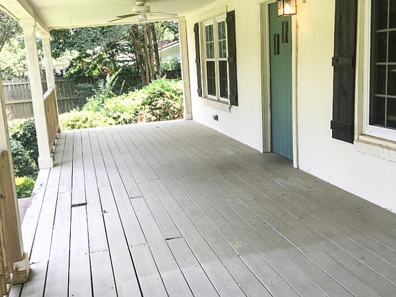 Large covered front porch!