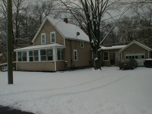 33 Tacoma St, Springfield, MA 01104