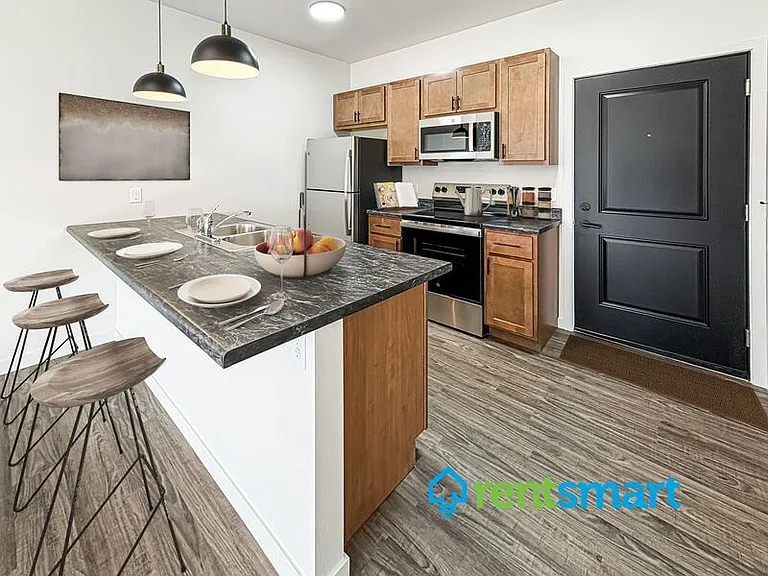735 S Grant St #203 — Photo 1