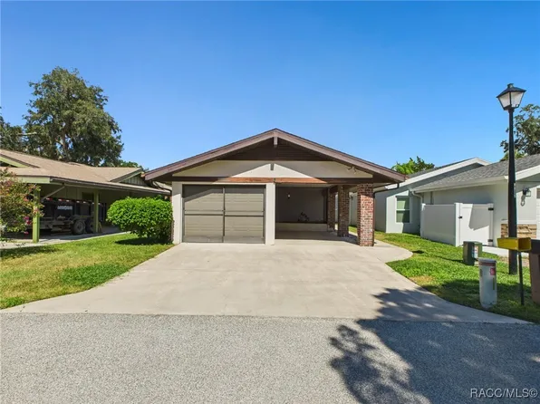 11621 W Riverhaven Dr, Homosassa, FL 34448