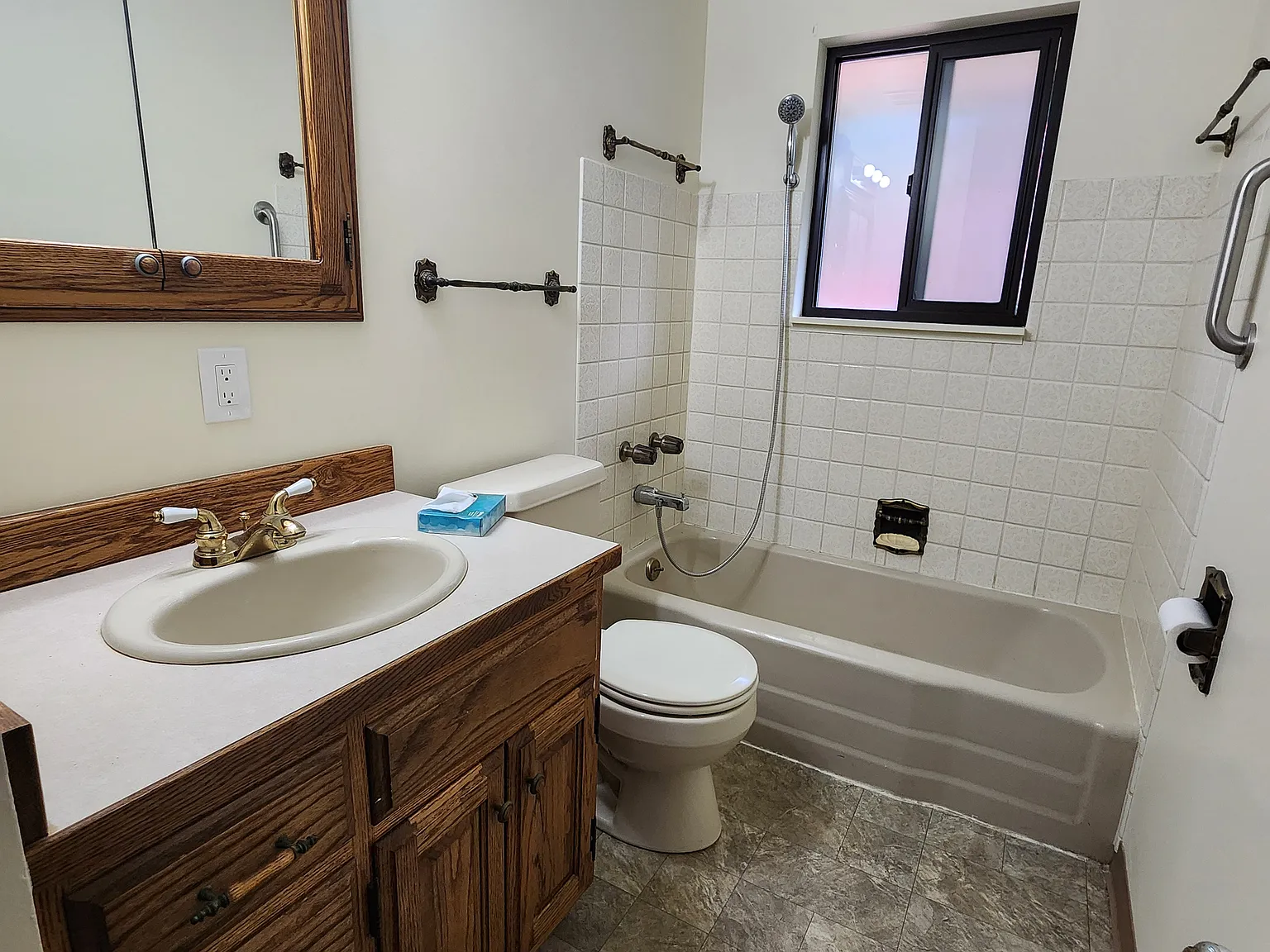 3 bed, 1350 sqft, $2,800 — Photo 2