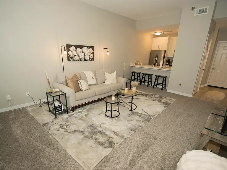 113 W Wayne St #404 — Photo 8
