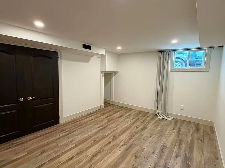 24 Lora St — Photo 5
