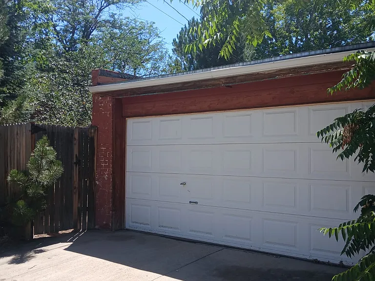 4558 Hooker St — Photo 17