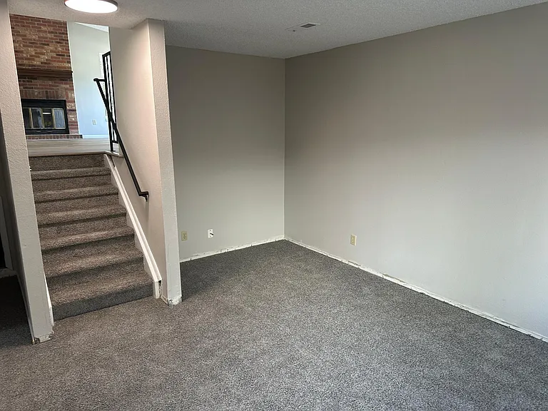 19145 E Oxford Dr — Photo 5