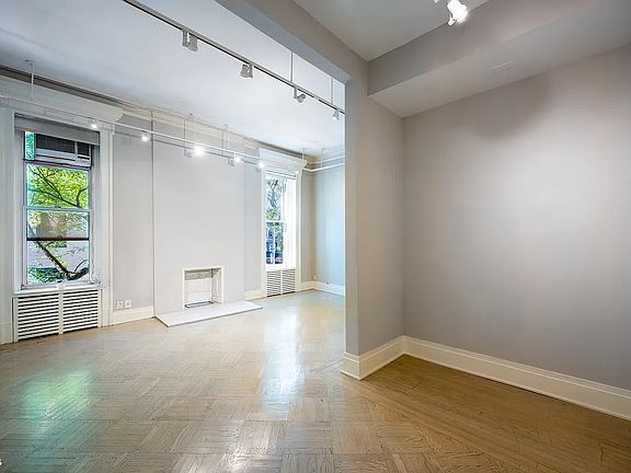 2nd image of 963 Lexington Ave APT 2R