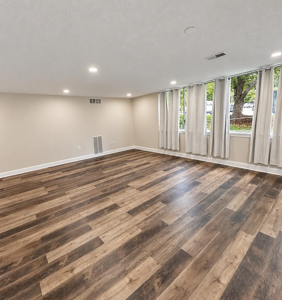 3 bed, 1300 sqft, $2,300 — Photo 3