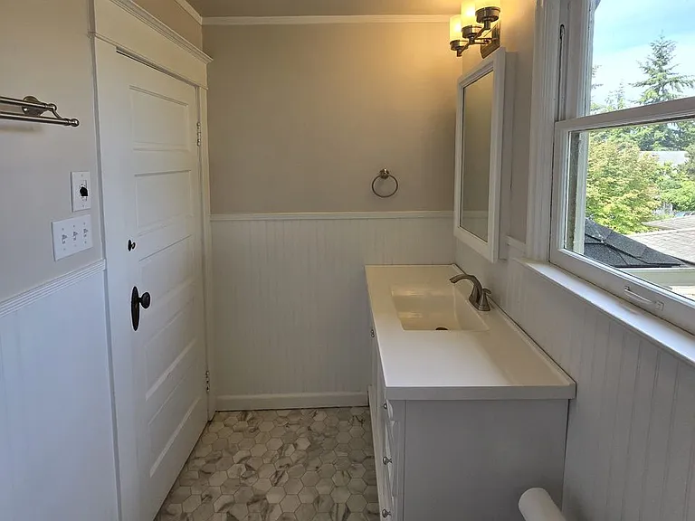 1631 Oakes Ave — Photo 18