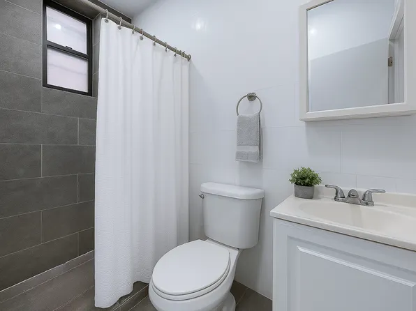 2485 Elm Place image 3 of 3