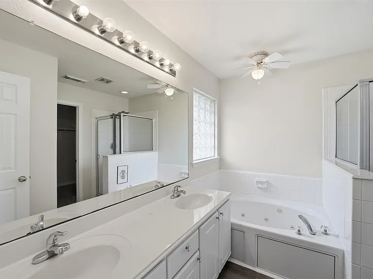 2110 Ridge Wood Ln — Photo 19
