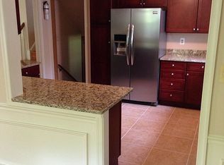 5625 Newington Rd, Bethesda, MD 20816