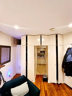 Rented by Corcoran | media 22