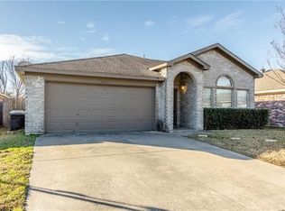 4240 Broken Arrow Rd, Fort Worth, TX 76137
