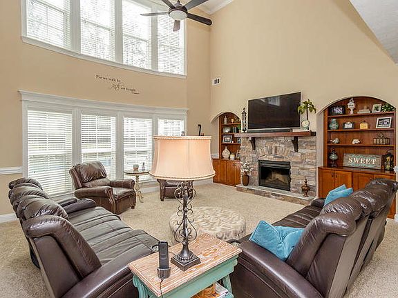 4th image of 835 Leyland Ln
