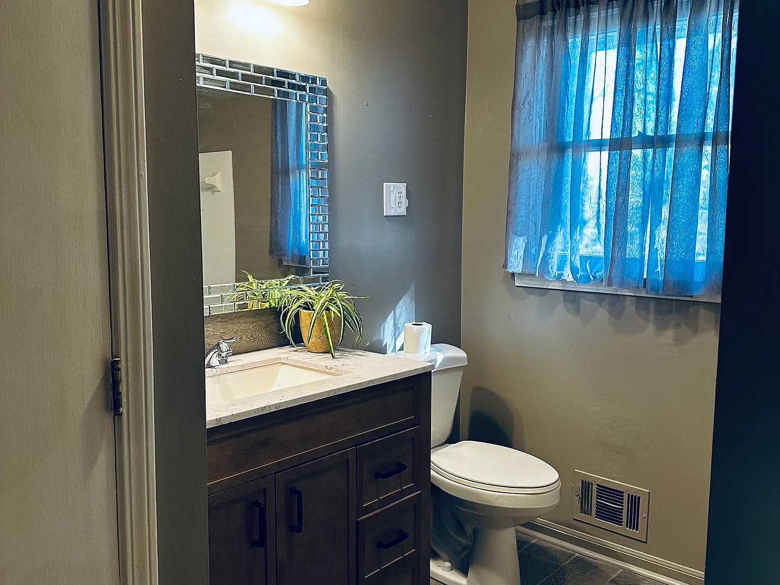 3 bed, 1614 sqft, $875 — Photo 2