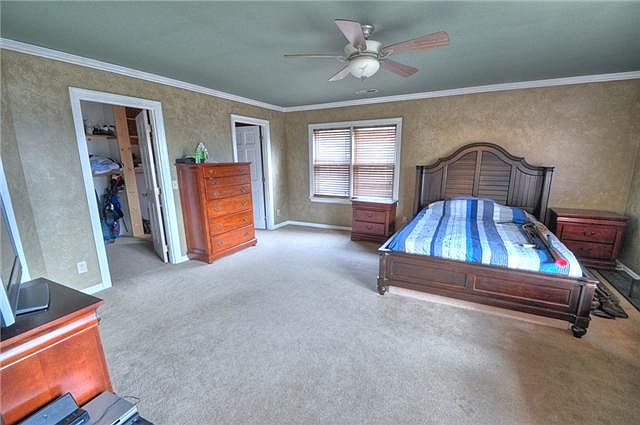 2nd image of 115 Gloryland Ln